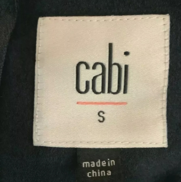 Cabi Blue White Elephant Parade Short Sleeve Blouse size small - Picture 4 of 4